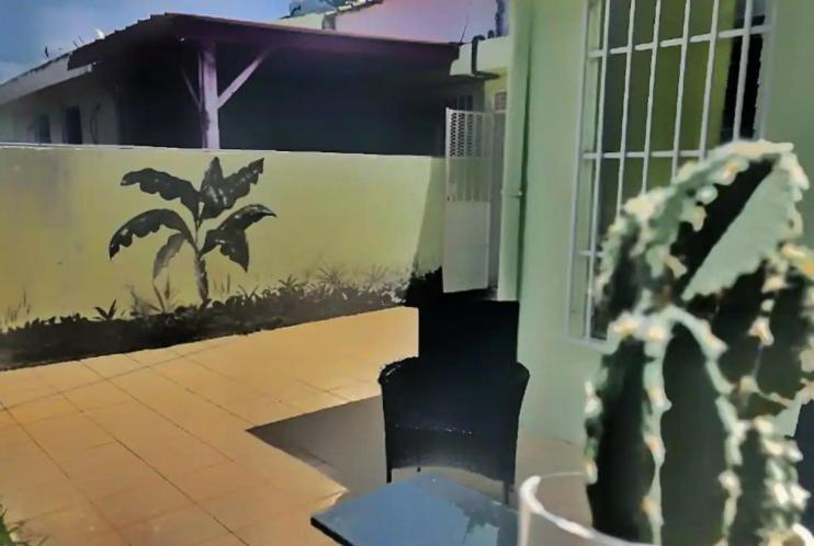 Malilia Beach A Sainte-Anne - Wifi -5 Min A Pied De La Plage Luaran gambar