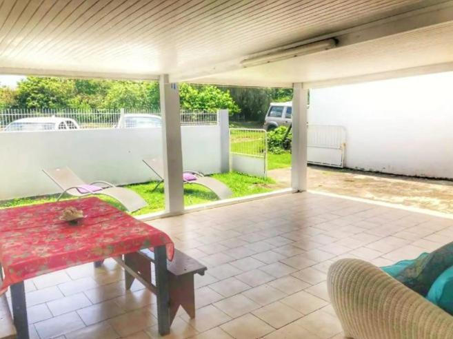 Malilia Beach A Sainte-Anne - Wifi -5 Min A Pied De La Plage Luaran gambar