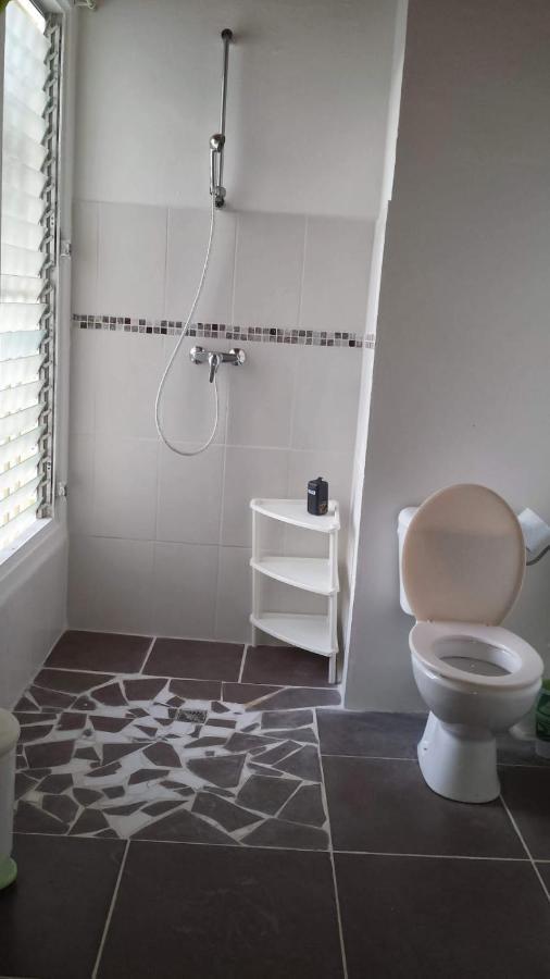 Malilia Beach A Sainte-Anne - Wifi -5 Min A Pied De La Plage Luaran gambar